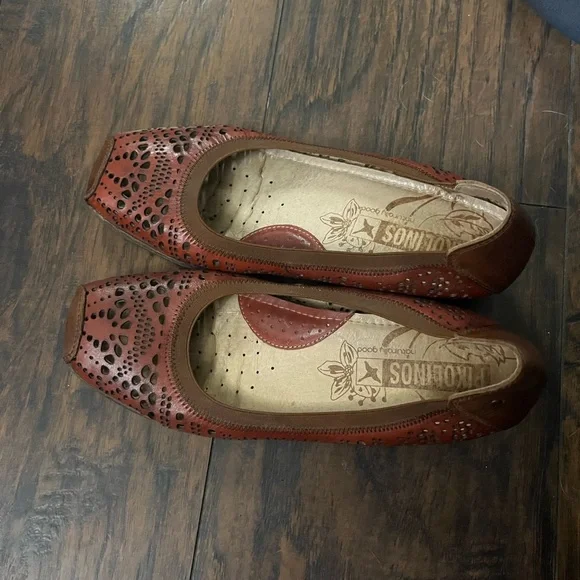 Born Tan Leather Cut-Out Flats - Picture 3 of 4